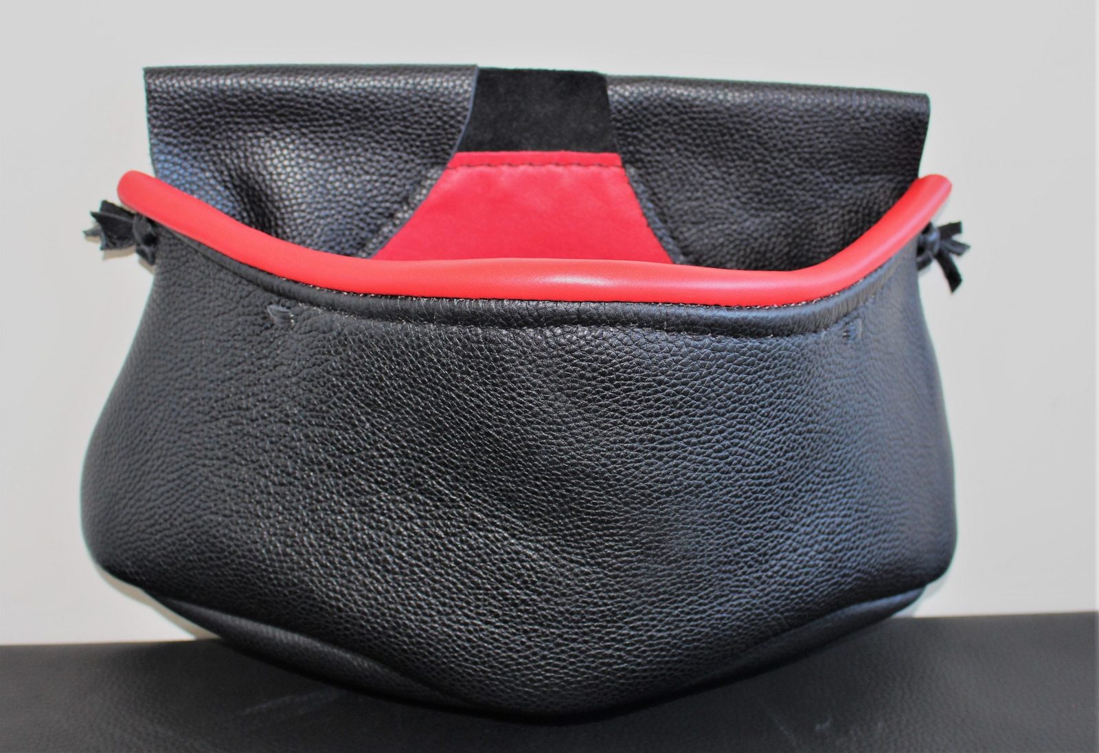 Gazzo Pouch (Unlaced)